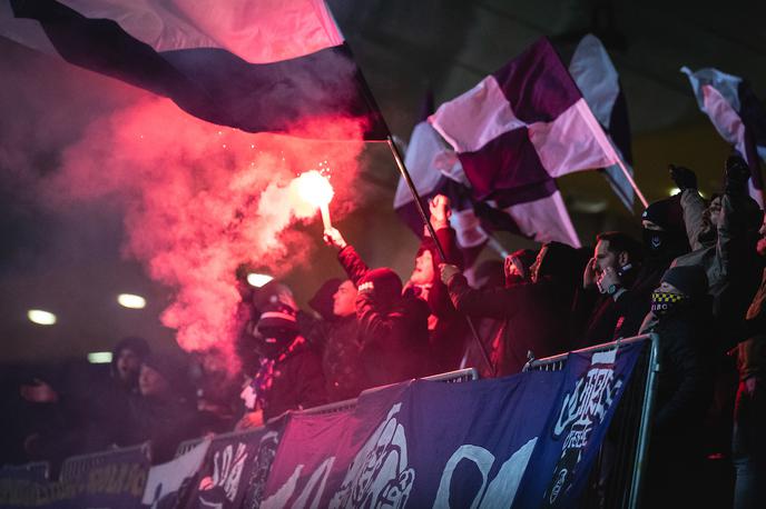 NK Maribor : NK Domžale, 1. SNL | Maribor je pred domačimi navijači ugnal Domžale. | Foto Blaž Weindorfer/Sportida