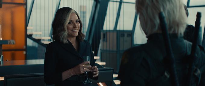 Lik Valentine de Fontaine pokaže, kaj bi lahko dosegla Selina Meyer iz Podpredsednice, če bi bila za odtenek manj nesposobna in imela okrog sebe malenkost bolj organizirane asistente. | Foto: Blitz Film & Video Distribution