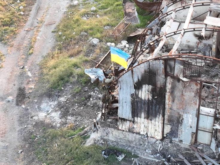Fotografije s Kačjega otoka, ki naj bi bile po trditvah ukrajinskega obrambnega ministrstva posnete danes v jutranjih urah. | Foto: Reuters