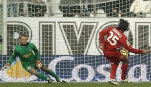 Stara dama na kolenih, Inter izpolnil cilj