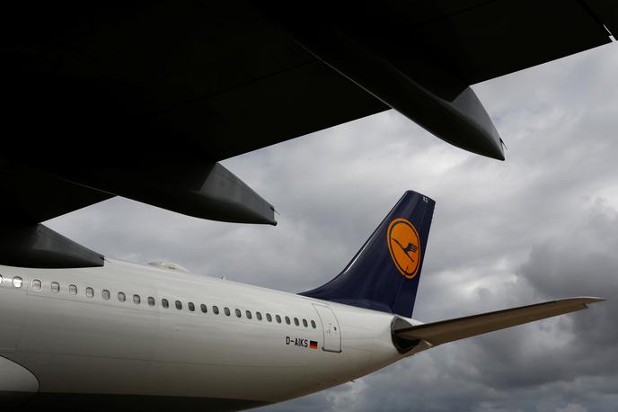Lufthansa | Še posebej privlačni za Lufthanso so Condorjevi leti na turistične destinacije iz Frankfurta in Münchna, ki bi jih lahko po njegovih besedah pridružili Lufthansini hčerinski družbi Eurowings. | Foto STA