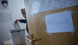 Volišča na parlamentarnih volitvah ne bodo odprta do 23. ure