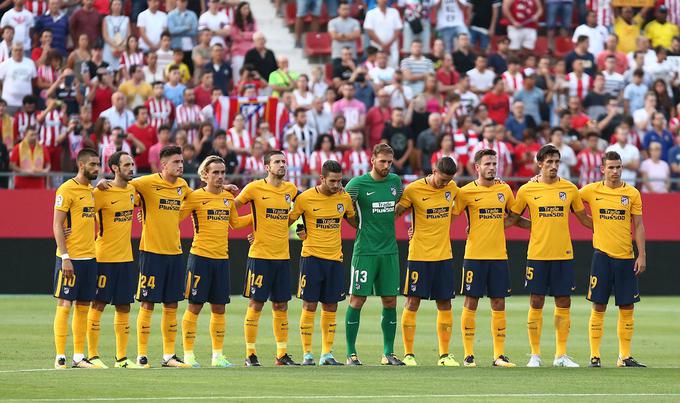 Nogometaši so se pred tekmo z minuto molka poklonili žrtvam nedavnega terorističnega napada v Barceloni. | Foto: Twitter - Voranc
