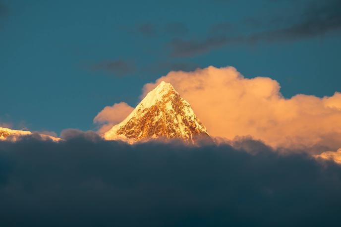 Jarlung Cangpo | Globoko v Himalaji želi Kitajska zgraditi največji sistem hidroelektrarn na svetu. | Foto Guliverimage