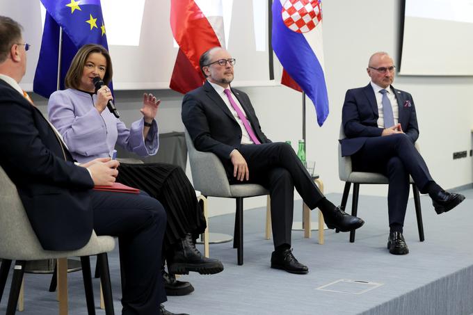 Opozorila je, da EU v luči vse več konfliktov po svetu grozi izoliranost. | Foto: STA