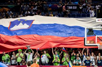 Srbski selektor zbada: Srbi imamo večjo zastavo kot Slovenci