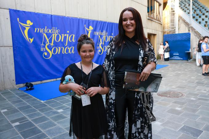 Slovenska pevka Tinkara Kovač s hčerko Almo | Foto: Mediaspeed