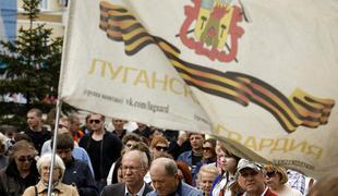 Podporniki federalizacije na ulicah: "Ne krvavi kijevski hunti!"