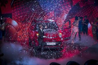 Katja in Matjaž domov odpeljala avto, Živa in Marko 5000 evrov darovala v dobrodelne namene