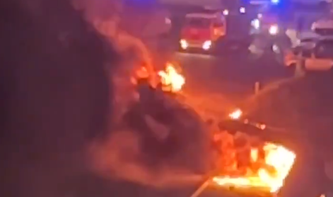 Ukrajinci z droni napadli mesto v bližini Moskve? Gorijo stavbe in avtomobili.
