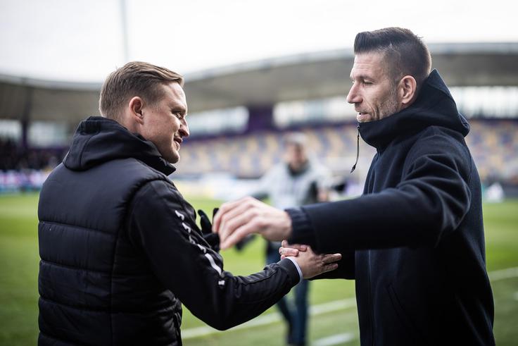 Arnol Cesar Maribor je na 12 prvoligaških gostovanjih kar osemkrat premagal Bravo, izgubil pa le dvakrat. V Stožicah je nazadnje proti Bravu gostoval 13. aprila, dvoboj se je končal z 1:1. Takrat je Maribor še vodil Boštjan Cesar, nato pa je pri vijolicah sledilo kar nekaj trenerskih menjav. Bravo pa vedno vodi Aleš Arnol. | Foto: Jure Banfi