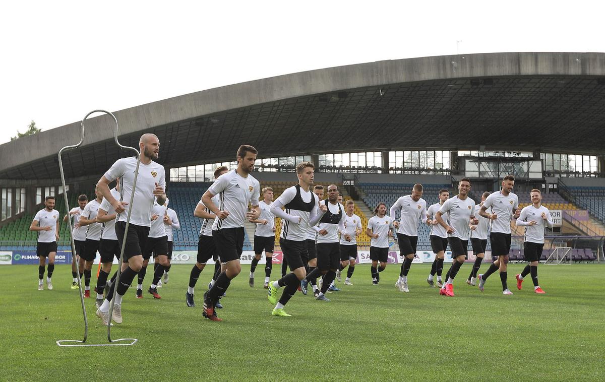 NK maribor | Po več kot dveh mesecih so lahko skupaj trenirali kot ekipa, tudi s stikom.. | Foto NK Maribor