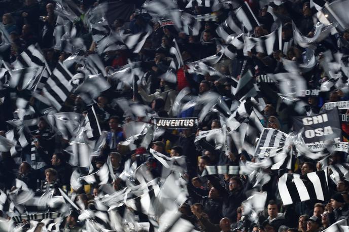 Juventus navijači | Italijanska policija je priprla večje število vodij skrajnih navijaških skupin nogometnega kluba Juventus iz Torina. | Foto Reuters