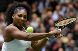 Serena Williams premočno vodi, Hercogova 73.