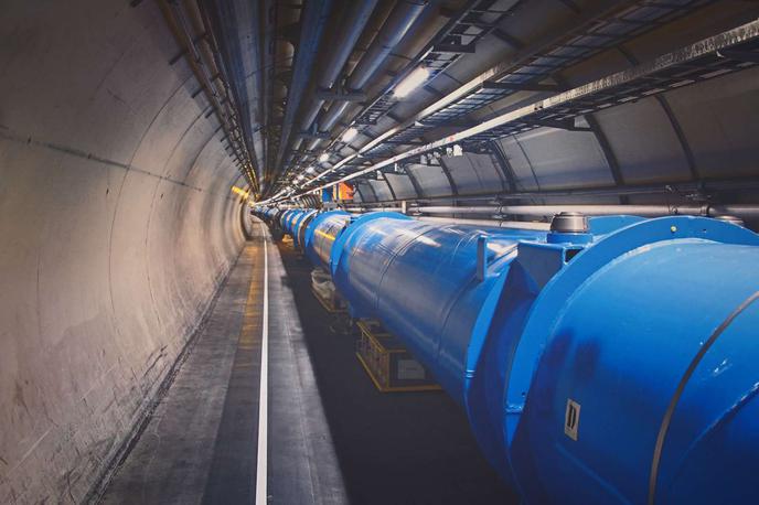 Cern, LHC | Članstvo Slovenije v Cernu prinaša dostop do vrhunske raziskovalne infrastrukture, vključno z velikim hadronskim trkalnikom, ter mogoča neposredno sodelovanje v prebojnih raziskavah in ključnih eksperimentih na področju fizike delcev. | Foto STA