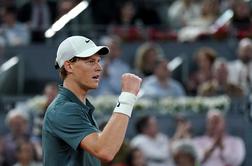 Jodar v drugem setu namučil Sinnerja, ki pa ni dopustil presenečenja