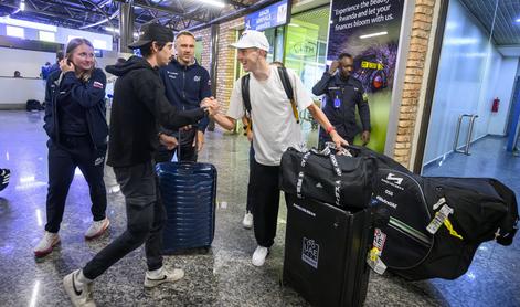 Tadej in Urška že okusila zahtevnost afriških cest #video