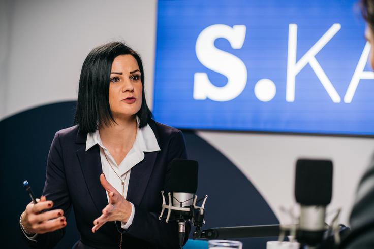 V Spotkastu razkrije, kako ga je politika naučila discipline, kompromisa in tega, da moraš pri vsakem zakonu najprej pomisliti na ljudi, ki jih bo sprememba dejansko zadela. Pravi, da reforme niso stvar všečnosti, ampak odgovornosti, in da je naloga politike reševati tudi teme, ki se jim drugi raje izognejo. | Foto: Jan Lukanović