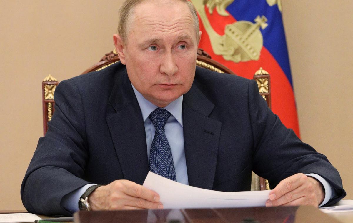 Vladimir Putin | Ruski predsednik Vladimir Putin je občutljiv na prepih. | Foto Reuters