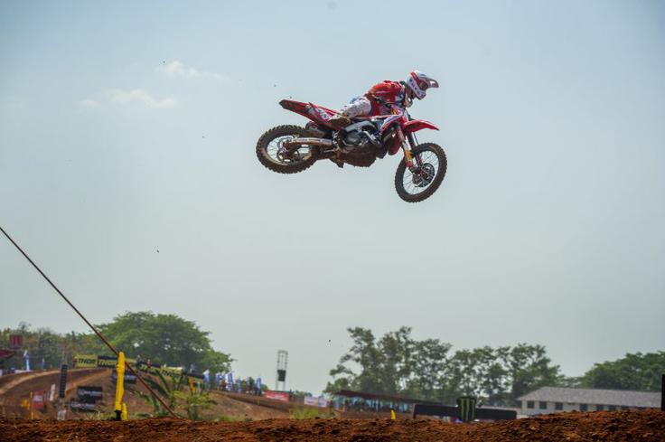 Tim Gajser druge vožnje ni začel najbolje. | Foto: HRC