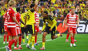 Bayern, Eintracht in Köln še stoodstotni, Dortmund do prve zmage