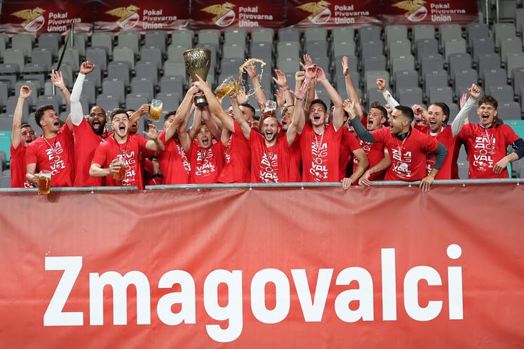 Nogometaši Rogaške, ki v tej sezoni nastopajo v četrtem kakovostnem klubskem razredu, so lani osvojili pokal. | Foto: www.alesfevzer.com
