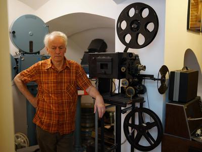 Poslovil se je specialni pedagog, lutkar in cineast Borko Radešček