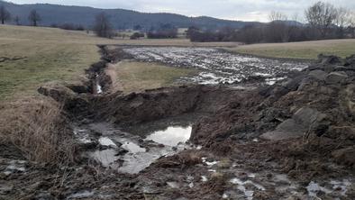 Po izlitju gnojevke v Postojni kazensko ovadili tri osebe