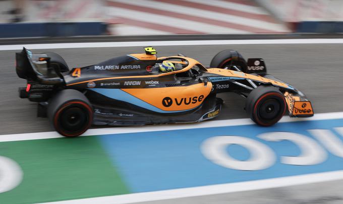 McLaren je imel na testiranjih težave z zavorami. Minuli teden je dirkal samo Norris, saj je bil Ricciardo zaradi pozitivnega testa na koronavirus v samoizolaciji. | Foto: Reuters