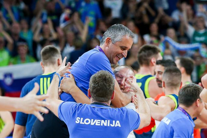 Srb, ki med srečanjem navadno ne izkazuje čustev, je popeljal Slovenijo do največjega uspeha v zgodovini ekipnih športov. | Foto: Vid Ponikvar