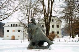 Na Visokem ukradli kip Ivana Tavčarja