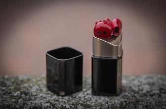 Huawei FreeBuds Lipstick: modni tehnološki prijatelj damskih torbic