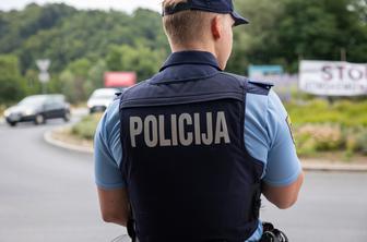 Po avtocesti vozil 194 kilometrov na uro in dobil 1.290 evrov globe