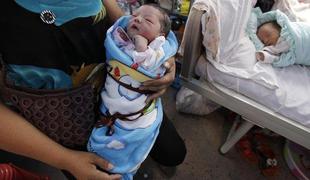 Čudež na Kitajskem: dojenček v ruševinah preživel dva dni