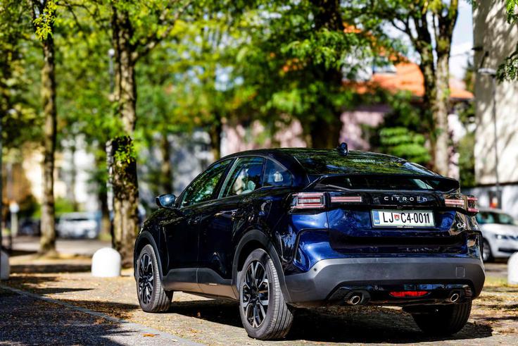 Do 50 odstotkov mestne vožnje lahko prevozite popolnoma na elektriko – brez polnjenja baterije. | Foto: Citroën