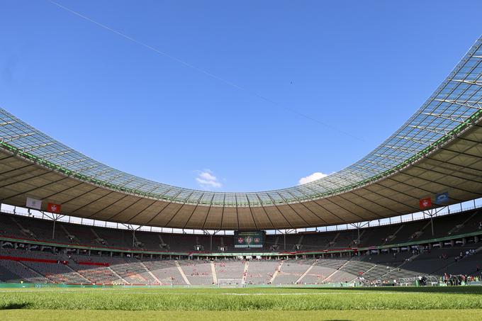 Olympiastadion je po kapaciteti največji med vsemi desetimi, ki bodo gostili tekme Eura. Dom berlinske Herthe je bil zgrajen že za potrebe OI leta 1936, na tem prvenstvu pa bomo na njem lahko spremljali šest tekem, vključno z najpomembnejšo, finalno, ki bo na sporedu 14. julija. | Foto: Guliverimage