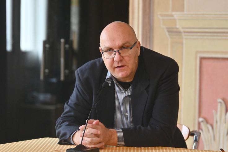 Zgodovinar Renato Podbersič zavrača, da bi bil mit o enačenju komunizma z judovstvom eden osrednjih stebrov antisemitizma v 20. stoletju. Ta naj bi izviral iz nacistične propagande, kjer so Jude obtoževali, da stojijo za komunizmom. | Foto: STA