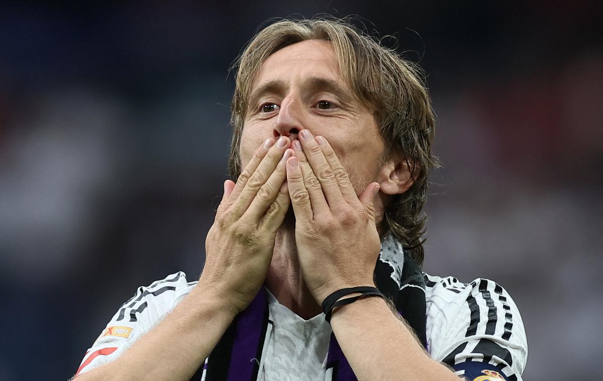 Luka Modrić | Bi se Luka Modrić na jesen kariere lahko preizkusil še v italijanskem prvenstvu? V svojih vrstah si ga želi videti Milan. 39-letnik naj bi bil pristaš Milančanov že od mladih nog. | Foto Reuters