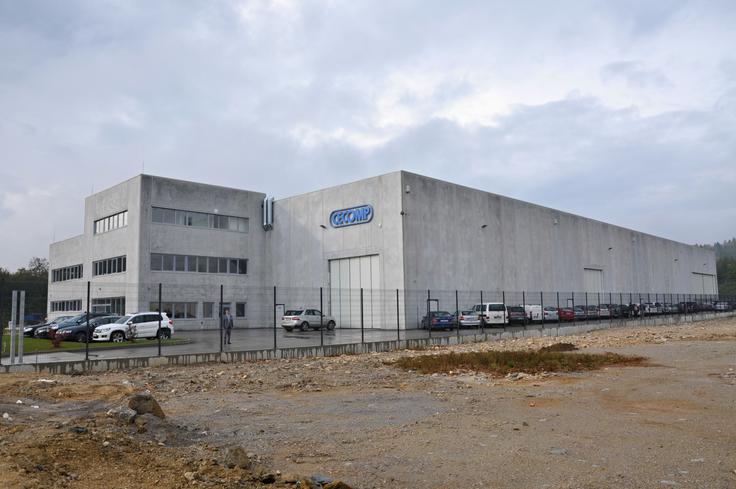 Mirna Peč, Brezence, proizvodni obrat CeCOMP. | Foto: Rasto Božič/STA