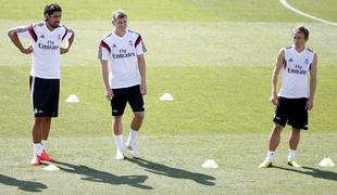 Luka Modrić z belimi podaljšal za leto dni, v Madridu bo ostal do 2018