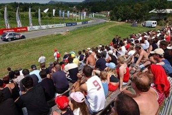 Reli tudi letos na Koroškem mostu v Mariboru