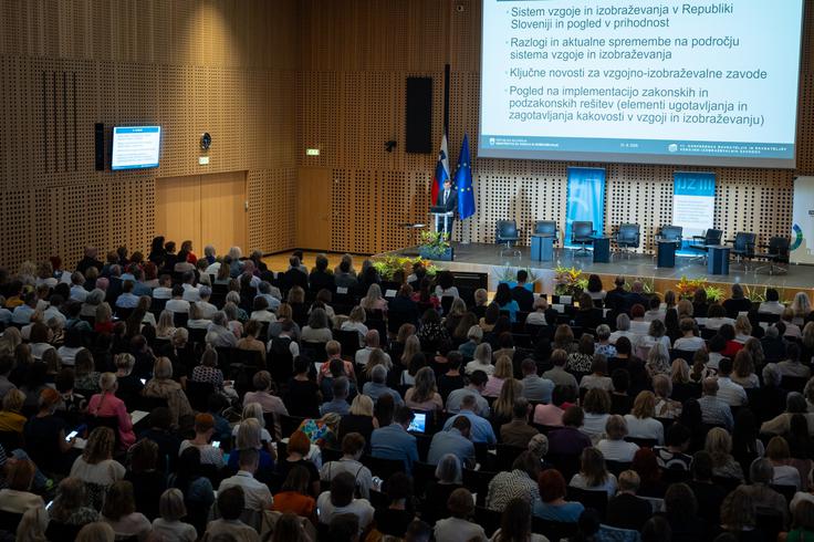 Še v tem mandatu pa si Logaj med drugim želi sprejema novele zakona o usmerjanju otrok s posebnimi potrebami, ki je trenutno v javni razpravi in bo glede na odzive po pričakovanju ministra doživela še nekaj sprememb. V pripravi je tudi še nekaj podzakonskih aktov. | Foto: STA
