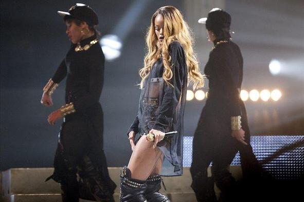 Rihanna že šestič platinasta