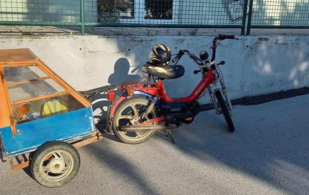 prevoz, otrok, prikolica | Vozniku mopeda so prepovedali nadaljnjo vožnjo.  | Foto PU Maribor