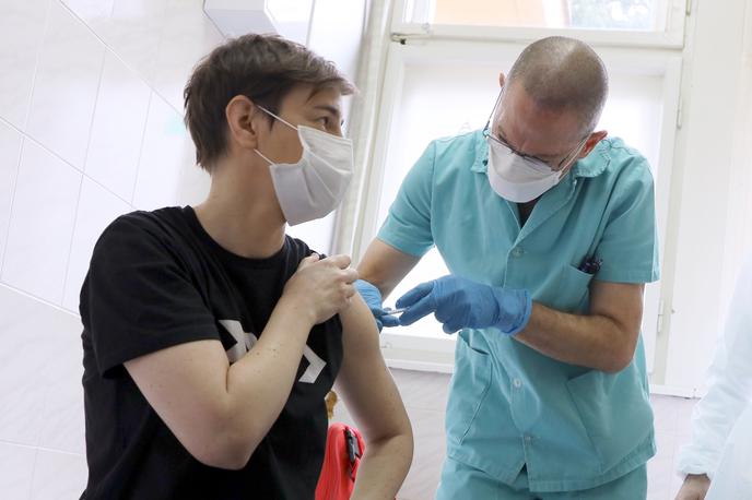 Ana Brnabić | V Srbiji se je proti bolezni covid-19 prva cepila srbska premierka Ana Brnabić. | Foto Reuters