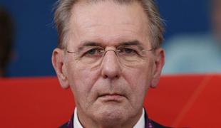 Rogge po operaciji že na delu