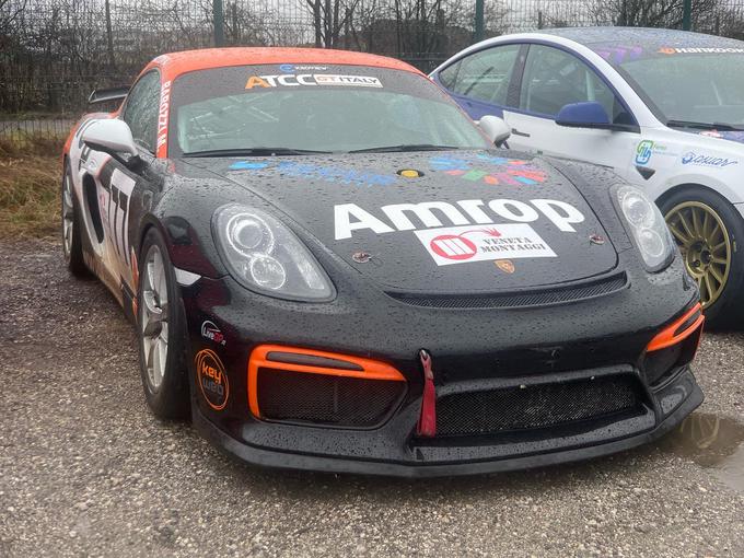 Lema Racing ima poleg mercedesa GT4 tudi porscheja caymana GT4. | Foto: Gregor Pavšič