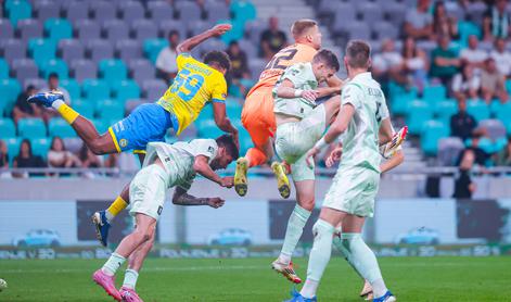 Po udarcu v glavo kapetan Olimpije v bolnišnico