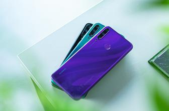 Pametni telefon, ki omogoča do 32 ur predvajanja videa