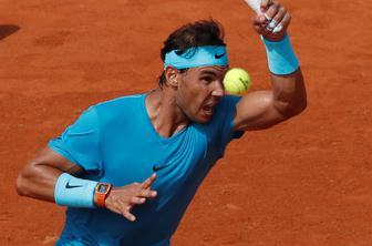 Nadal po 1.099 dneh na OP Francije izgubil niz, dež dvoboj prestavil na četrtek